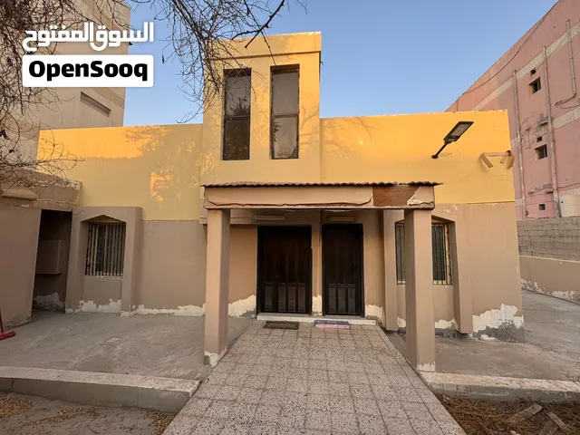بيت للاجار بالحجيات شامل الكهرباء لا محدود بسعر مغري 4 غرف وصالة وحمامين