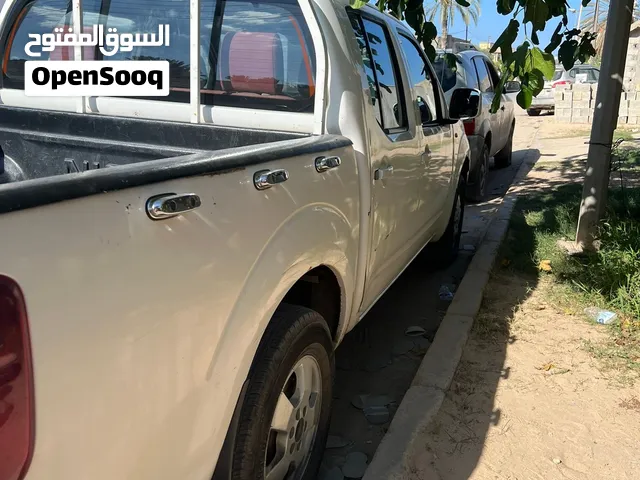 نيسان نافارا 2013