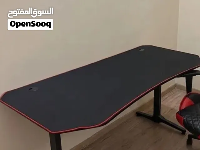 طاوله قيمنق تشبه الي بالصوره للبيع بحاله ممتازه جدا وكاربون فايبر والسعر ممتاز