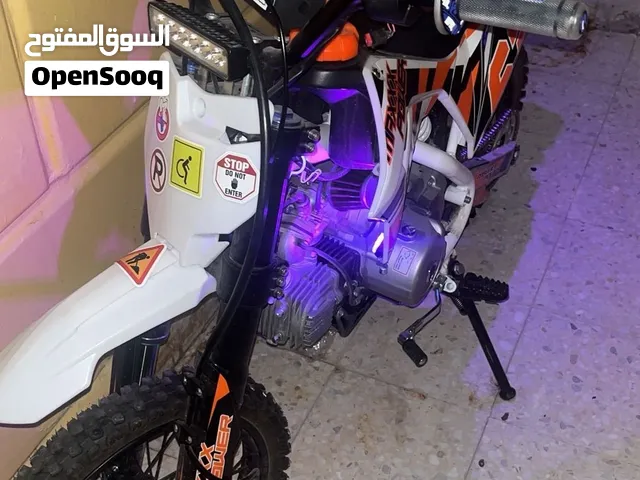 سيكل صيني للبيع او للبدل مع بي سي مواصفات حلوه والسيكل معروض ب 90 دينار غير قابل للمساومه بيعه سريعه