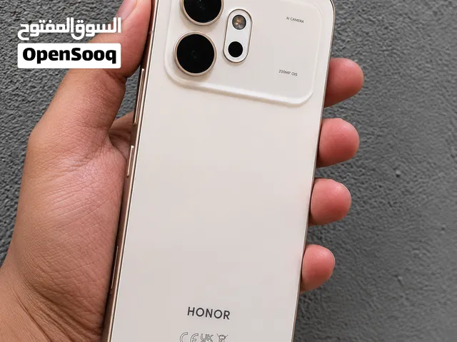 هونر 600 مستخدم سبوعين ويا جميع ملحقاته الاصليه ذاكرة 256 رام 8 نضافه ميه بالميه