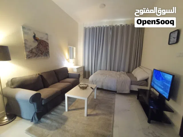 ستوديو اول ساكن في كورنيش عجمان بسعر مميز في مبني جديد تماما ومساحه كبيره
