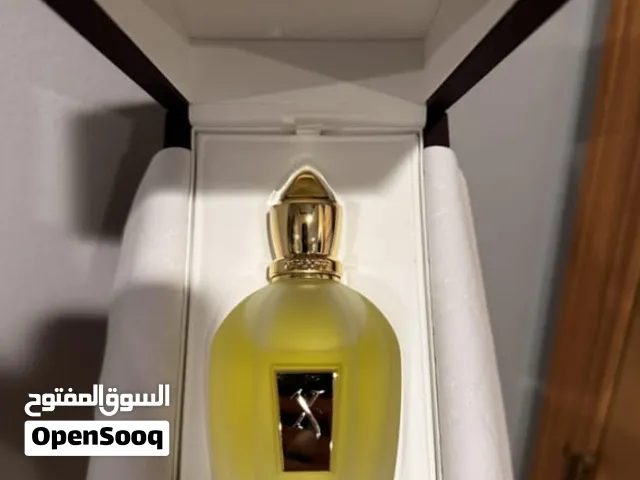 All kinds of original branded perfumes are available for sale at reasonable prices with a seal box .