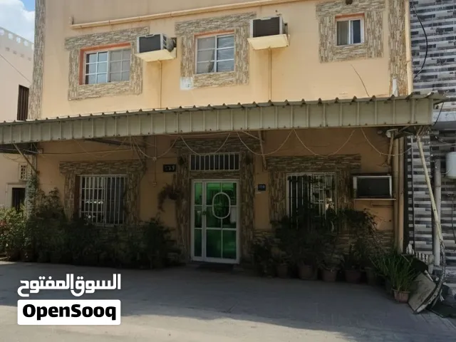 للبيع بيت في المحرق بالقرب مدرسة طارق بن زياد