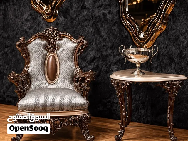 طقم أثاث كلاسيكي فاخر 8 أشخاص مع سفرة وطاولة وسط بتصميم ملكي