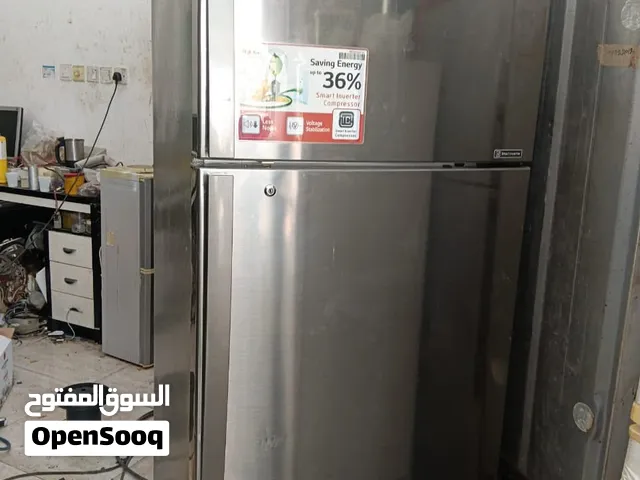 ثلاجه كبيره وبقمة النظافه وممتازه جدا بدون اعطال(LG)قابل للتفاوض