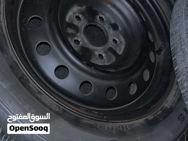 رنجات 16 كامري 4 مع اطارات الفين و24 نضاف
