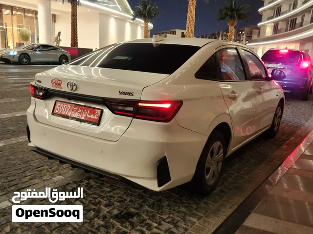 Sedan Toyota in Muscat