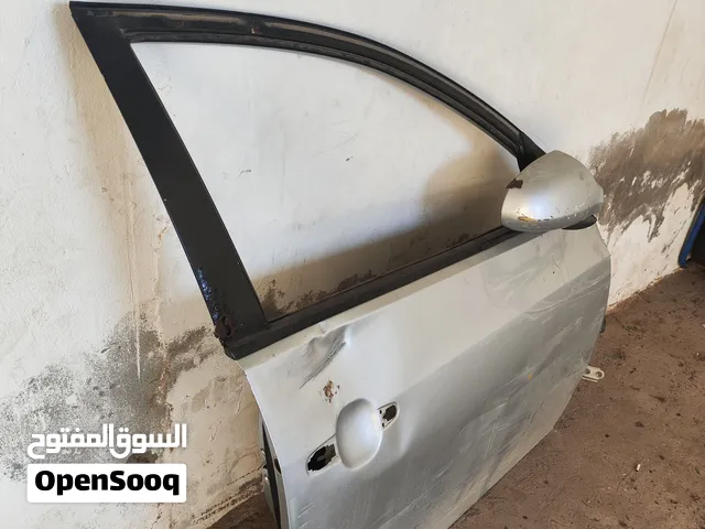 باب جنب السواق هونداي افانتي المنفوخة  2008
