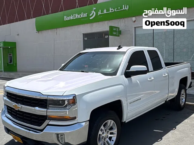 للبيع عاجل سلفرادوا السياره نظيفه ولله الحمد لك حرية الفحص