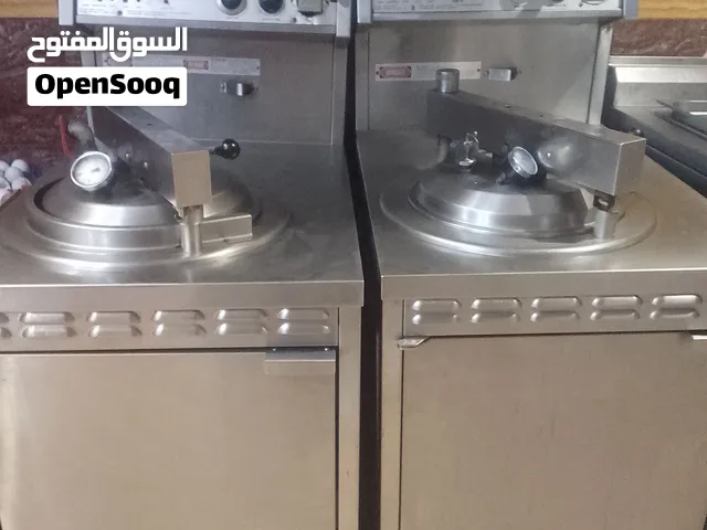 للبيع حبتين قلايات بروستد ضغط بروستر أمريكي Broaster 1400E نظيفة جداً وشغالة على الشرط