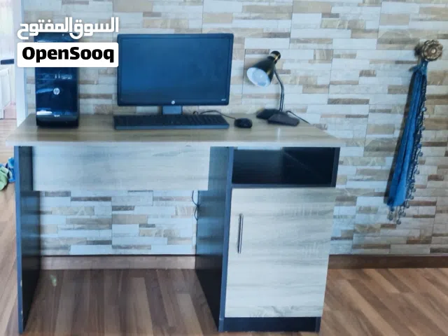 مكتب خشبي بحال الوكالة