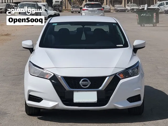 نيسان صني 2022 لون ابيض للبيع
