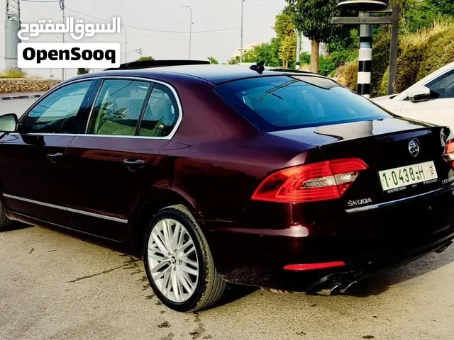 سيارة استخدام شخصي بحالة جيدة جدا جدا  جديدة مش مهيونة  برادي  اصطفاف ذاتي  كراسي كهربا  باب شفط  فل