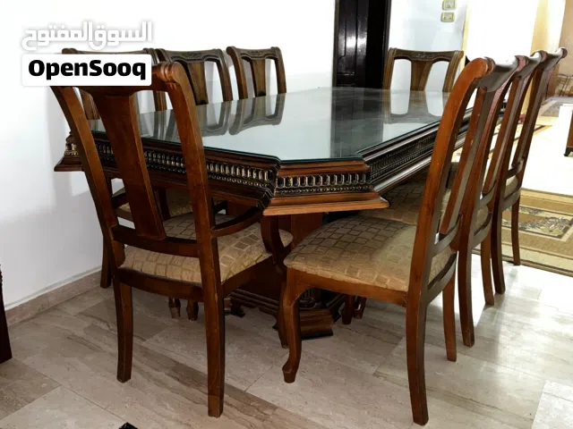 طاوله سفره 8 كراسي بحاله ممتازه خشب زان كامل ثقيل للبيع للمعنيين التواصل للبيع العاجل عالرقم