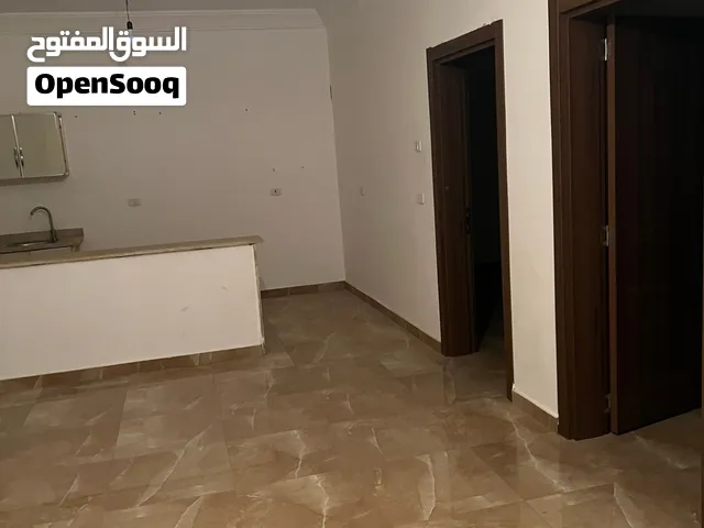 يوجد شقتين لليجار في السراج قرب صاله كونكورد