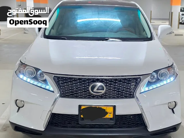 لكزس ار اكس خليجي رقم واحد جميع الكماليات رادرا امامي يعمل بكفاءة وبروجكتور لعرض الكيلو متر على الزج