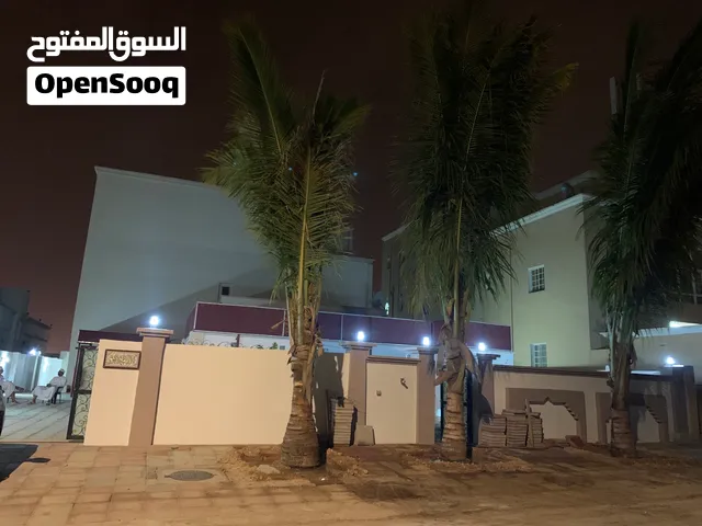 استراحه للبيع تتكون من في صحلنوت ثلاث شقق ومجلس خارجي وحوض سباحه