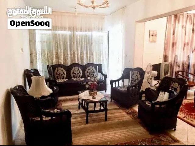 للبيع انتريه خشب زان محمل من بتاع زمان
