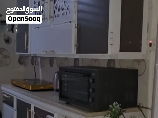 مطبخ المنيوم مشترينه ب 900 و عارضينه ب 550 مستعمل سنه واحده فقط جديد و نظيف جدا