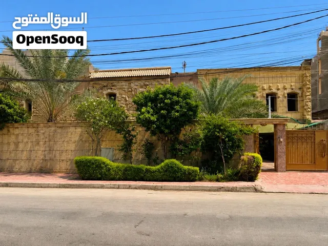 ڤيلا راقية جداً في موقع مميز