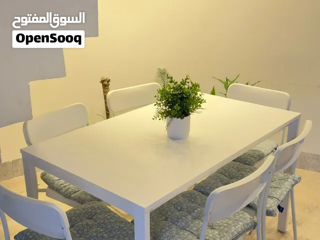 ميز طعام ايكيا تركي 6 كراسي طولها 125 وعرضها74 والارتفاع 75