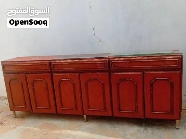 دولاب مطبخ نضيف كبير لوح متين قابل للنقاش