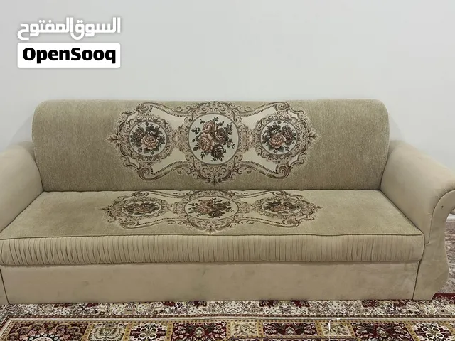 كرسي مناسب لغرفة النوم أو صالة صغيرة