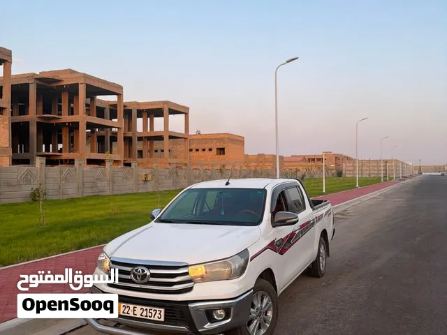 هايلوكس 2023 الناصي اوتوماتيك مواصفاته معروفه ماشيه 77 الف رقم شمالي الدولي موجوده بالبصره صور ا