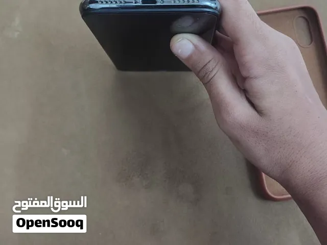 آيفون X مستعمل بذاكرة 64 جيجابايت بلون  البطاريه فقط مبدله أسود بحالة جيدة