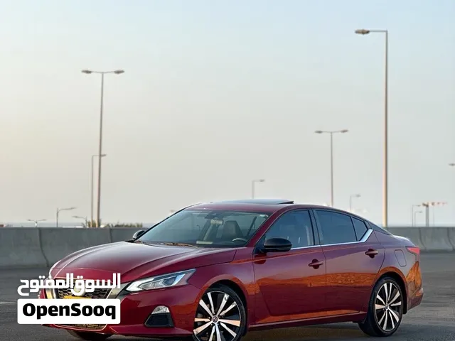 2021 نيسان التيما SR