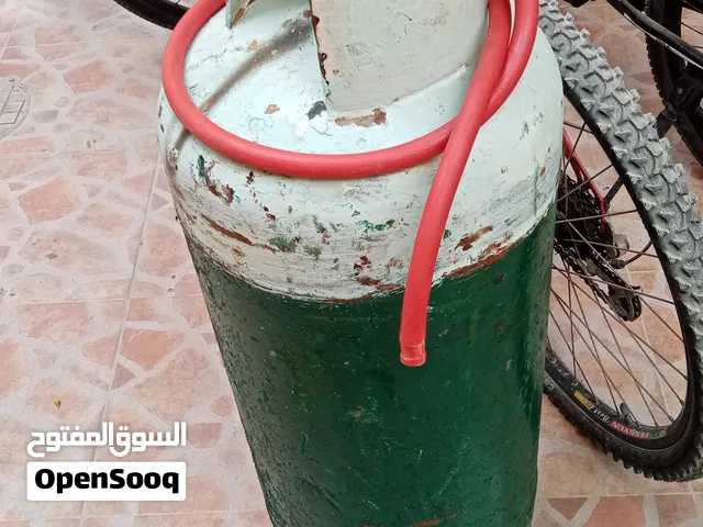 أسطوانة غاز وسط