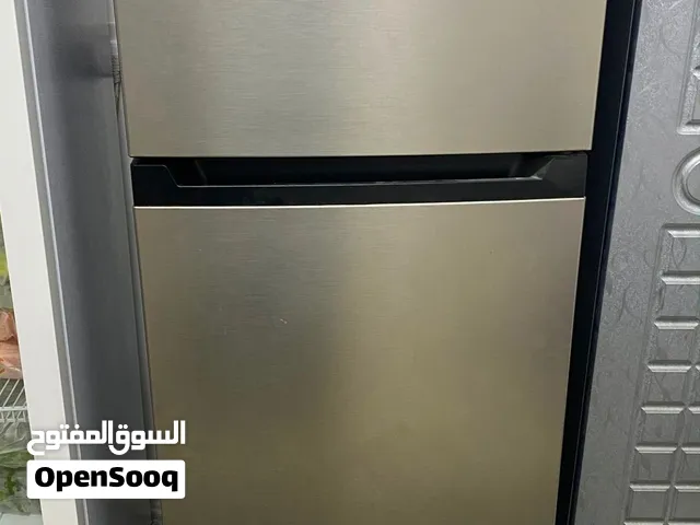 ثلاجة هيتاشي سعة 210 لتر استخدام سنة فقط