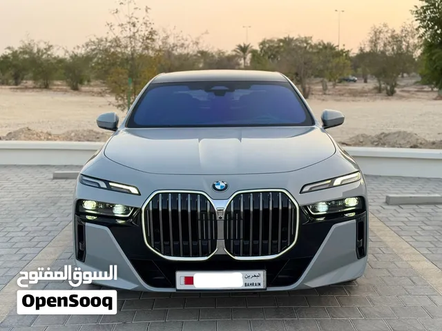 2025 BMW 735i