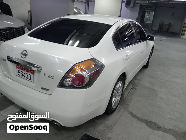 نيسان التيما 2012 بسعر 9000درهم