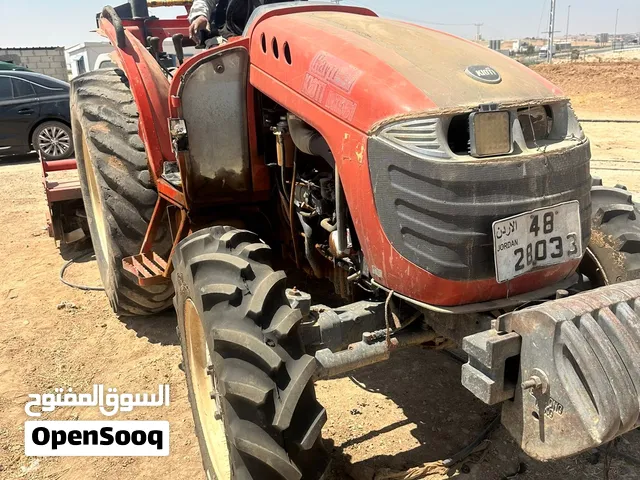 جرار زراعي مستعمل موديل 2010 بحالة جيدة للبيع