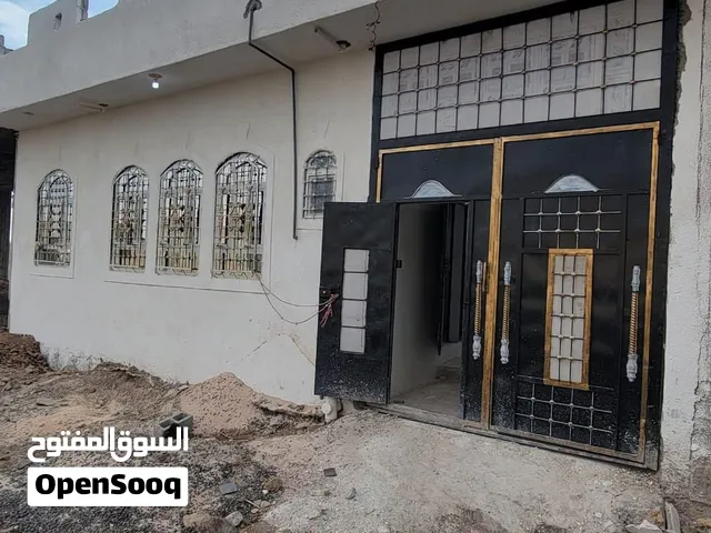 اجمل منزل مساحه لبنتين وربع مسلح هردي قواعد وعمدان قريب الزفلت جداً وبسعر عرطه جداً فقط با18مليون