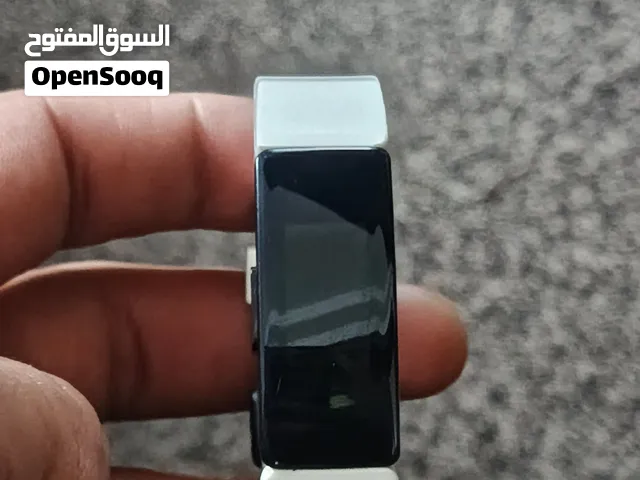 ساعة ذكية مستعملة للمراقبة الصحية واللیاقة البدنية