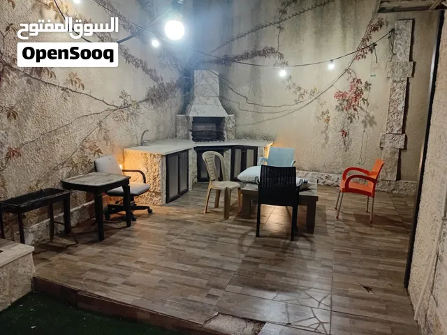 شقة مفروشة للإيجار اليومي و الاسبوعي في رام الله  ضاحية الريحان مشي لمستشفى الإستشاري
