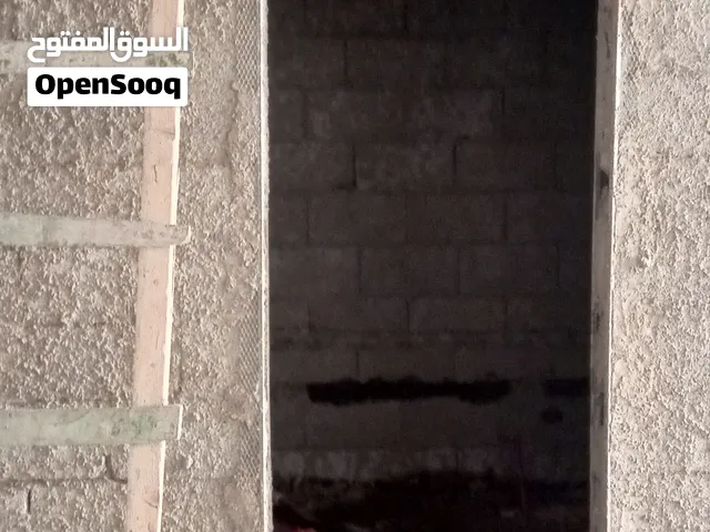 معلم بلاط سرامک بناء الیاسہ تکسیر
