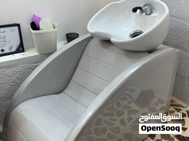 عدة صالون تجميل كامل متكامل للبيع بداعي السفر أسعار لقطة وبسعر حرق جدًا جدًا !!