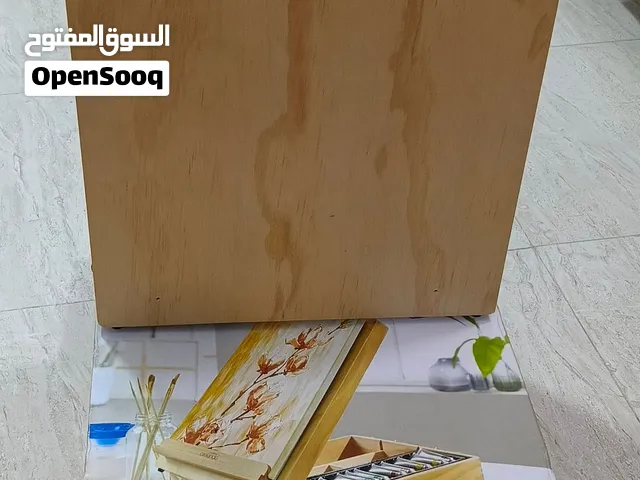 بكج حقيبة ألوان مع ستاند رسم مع 18 لون اكرليك مع سيت فرش مع لوحتين  السعر 60 مع التوصيل