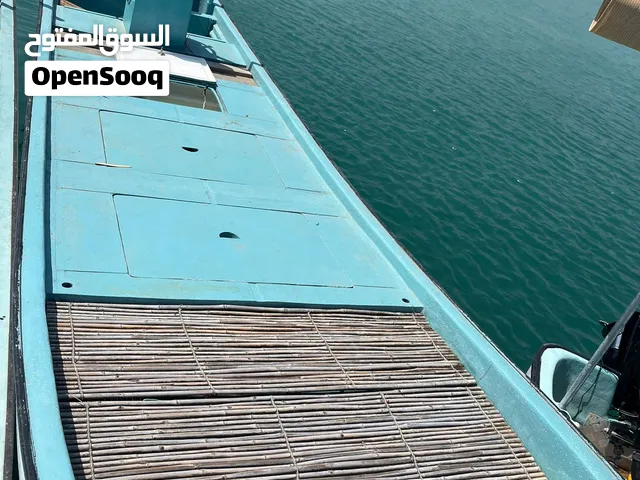 قارب 25 الفيروز للبيع مع الملكيه