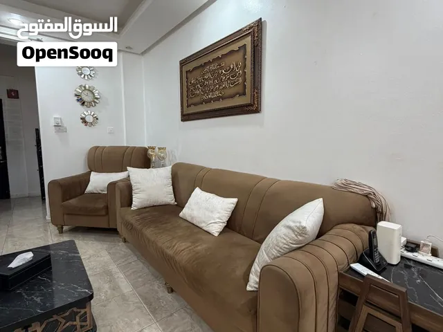 طقم للبيع استعمال خفيف 4 قطع 2 كرسي ملكي / 2 كنبة 3 مقاعد