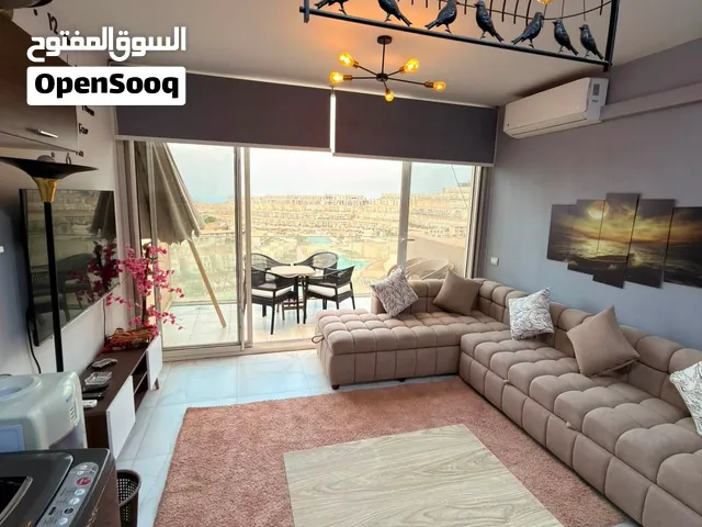 توين هاوس للبيع متشطبه بالكامل استلام شهور في المونت جلاله مساحه 175م(3غرف/2حمام)