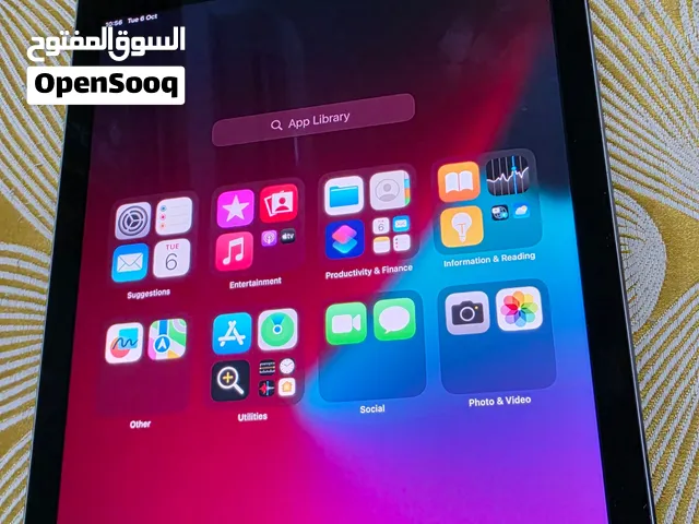 I pad pro 9.6  128 gb exellent  and clean
