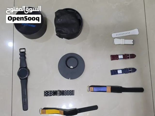 للبيع ساعة Samsung Gear S3 Frontier بحالة الجديدة مع 7 سترابات
