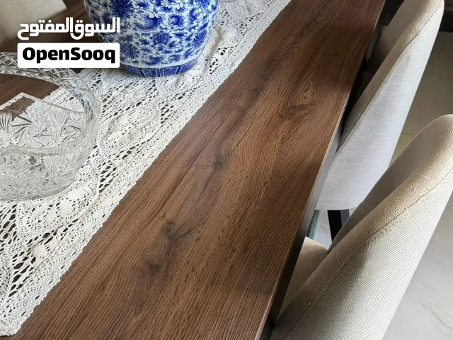 طاولة اكل للبيع حالة ممتازة وتقدر تشوفها بروحك