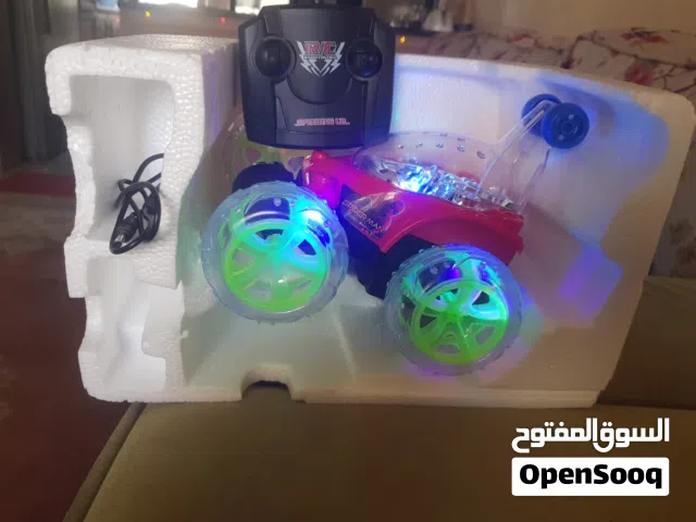 سياره مجنونه لسه مسكره بالكرتونه