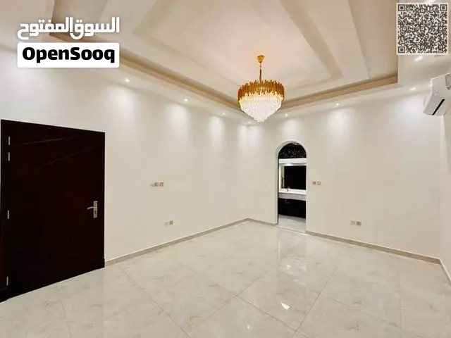 فرصة ملكية! فيلا ضخمة 5غرف و8حمام ومجلس وصالة طعام وغرفة خادمة وكراج أوتوماتيك  100K بـ 4دفعات